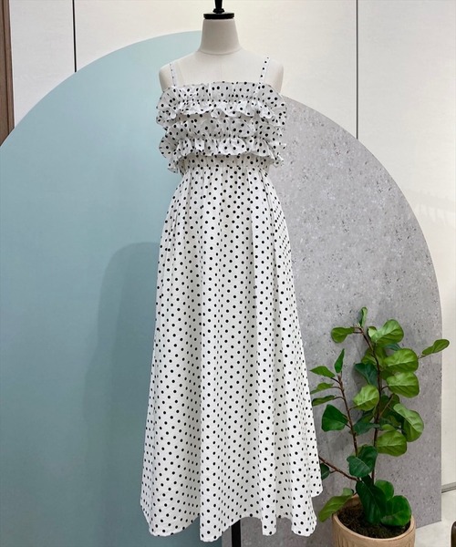 SWINGLE（スウィングル）の「【ZOZOTOWN限定】バックリボンフリルキャミワンピース（ワンピース・レディース・ホワイト系その他/ブルー系その他・FREE）」の6枚目の写真