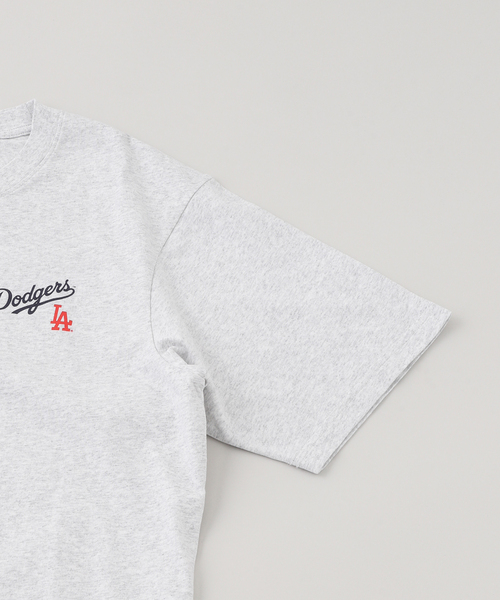 SPORTY&RICH(スポーティアンドリッチ)の「SPORTY&RICH / スポーティアンドリッチ DODGERS SERIF T-SHIRT(Tシャツ/カットソー・メンズ・グレー/ホワイト・MEDIUM/LARGE/SMALL/X-SMALL)」の5枚目の写真