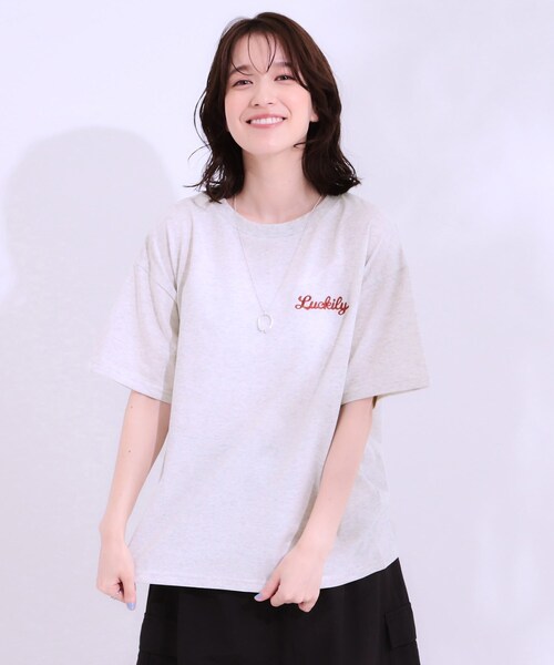 Cutie Blonde(キューティーブロンド)の「◆【洗える/S-LL】サガラ刺繍アソートTシャツ(Tシャツ/カットソー・レディース・ブラック系3/チャコール/ホワイト系4/ホワイト系1・04/03/02/01)」の5枚目の写真