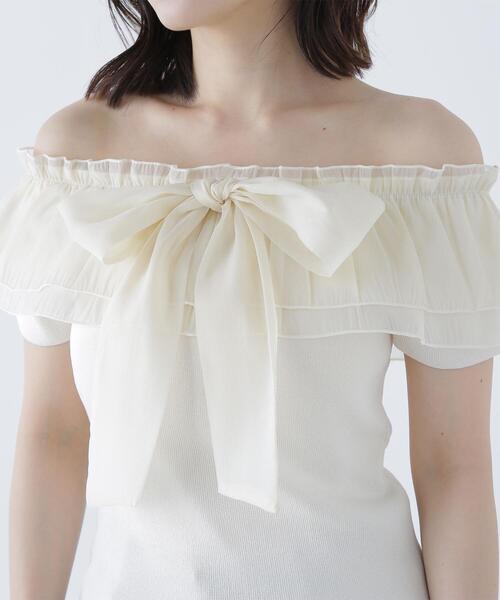 NATURAL BEAUTY BASIC(ナチュラルビューティーベーシック)の「◇オフショルフリルリボンニット(ニット/セーター・レディース・オフホワイト/ブラック/グレー系その他・FREE)」の7枚目の写真