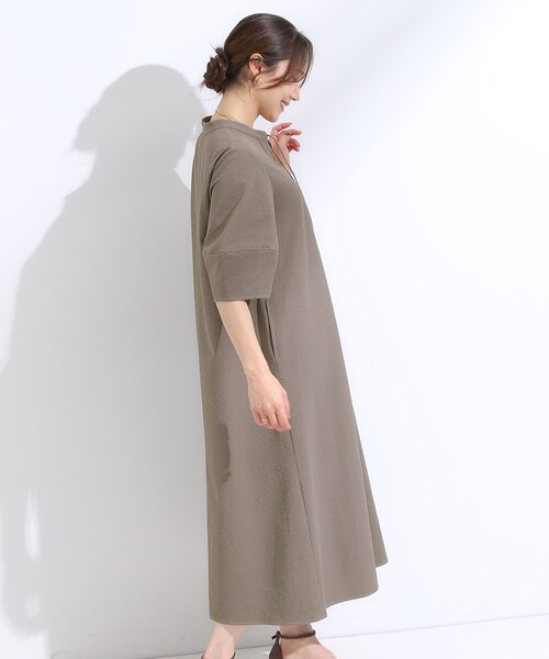 SHOO・LA・RUE(シューラルー)の「一枚で着映え お袖ランタンワンピース(ワンピース・レディース・ブラック/チャコールグレー/レッド系1・00)」の5枚目の写真