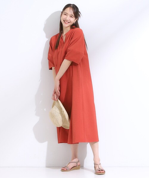 SHOO・LA・RUE(シューラルー)の「一枚で着映え お袖ランタンワンピース(ワンピース・レディース・ブラック/チャコールグレー/レッド系1・00)」の14枚目の写真