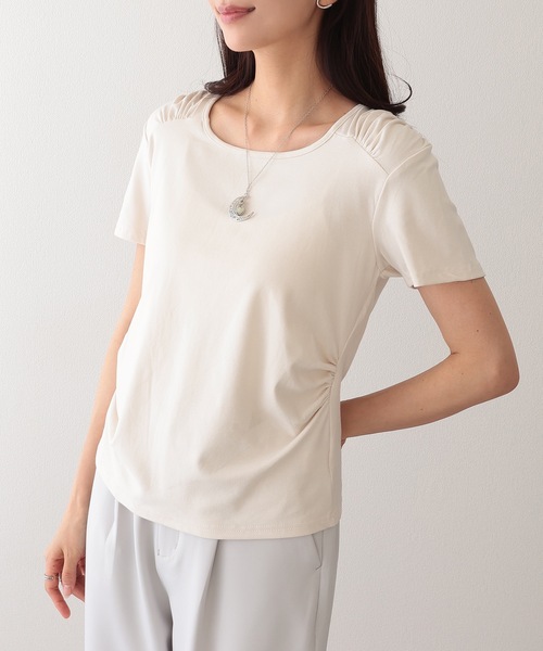 Lace Ladies(レースレディース)の「クルーネック 肩ギャザー ニュアンス 半袖 Tシャツ(Tシャツ/カットソー・レディース・ブラック/ブルー/ホワイト/ピンク/アイボリー・FREE)」の2枚目の写真
