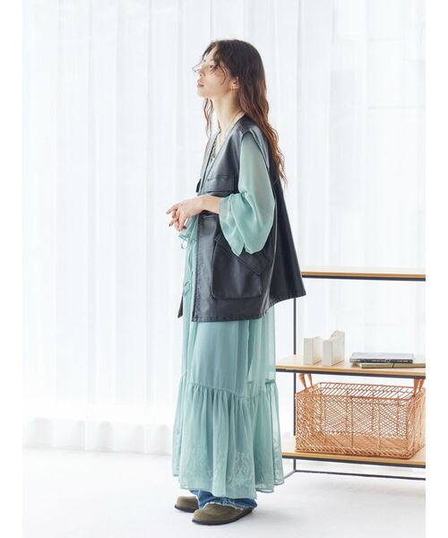 Ungrid（アングリッド）の「フリルデザインエンブロイダリーワンピース