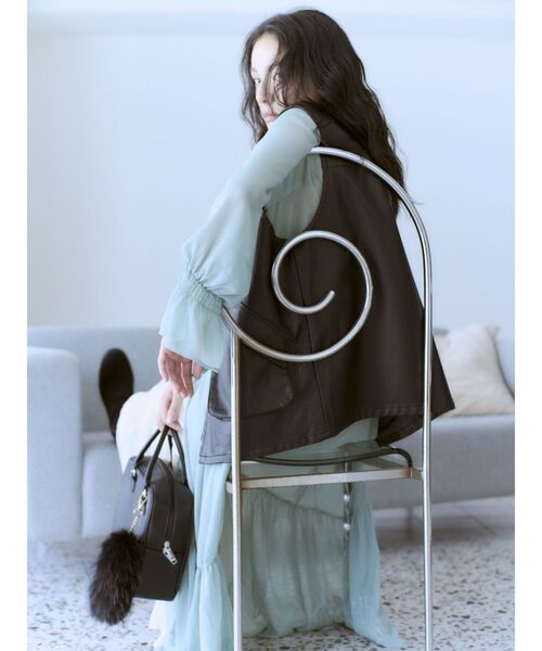 今季新品未使用アングリッド Ungridフリルデザインエンブロイダリーワンピース Ungrid（アングリッド）の「フリルデザインエンブロイダリーワンピース