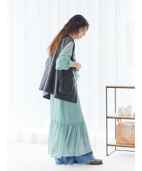 Ungrid(アングリッド)の「フリルデザインエンブロイダリーワンピース(ワンピース・レディース・グリーン/その他1/オフホワイト・FREE)」の21枚目の写真