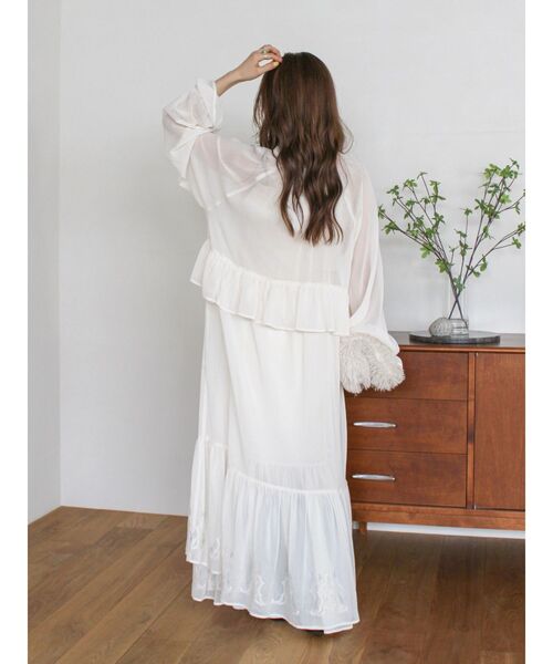 今季新品未使用アングリッド Ungridフリルデザインエンブロイダリーワンピース Ungrid（アングリッド）の「フリルデザインエンブロイダリーワンピース