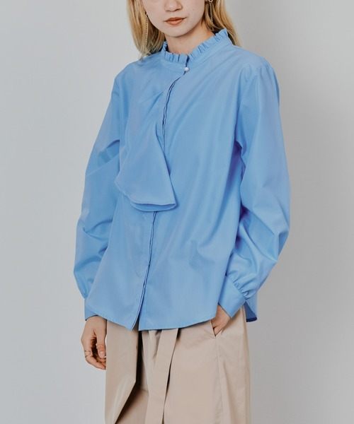 DOLLUPOOPS(ドールアップウップス)の「フェイクパールボタンフロントフリルブラウス(シャツ/ブラウス・レディース・オフホワイト/サックスブルー/ブラック・38)」の8枚目の写真