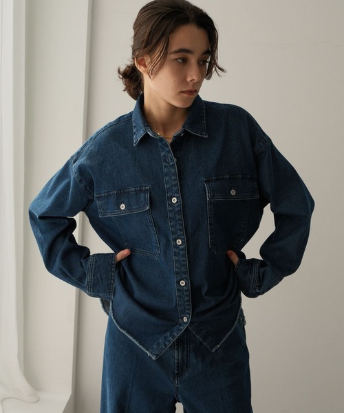 Elura（エルーラ）の「大人デニムシャツ/579977（シャツ/ブラウス・レディース・ブルー/ブラック/ライトブルー・FREE）」の3枚目の写真