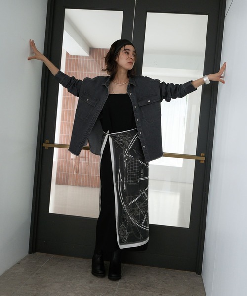 Elura（エルーラ）の「大人デニムシャツ/579977（シャツ/ブラウス・レディース・ブルー/ブラック/ライトブルー・FREE）」の5枚目の写真