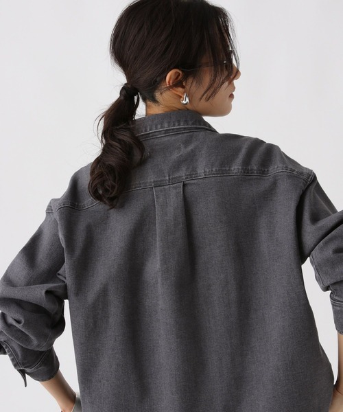 Elura（エルーラ）の「大人デニムシャツ/579977（シャツ/ブラウス・レディース・ブルー/ブラック/ライトブルー・FREE）」の17枚目の写真