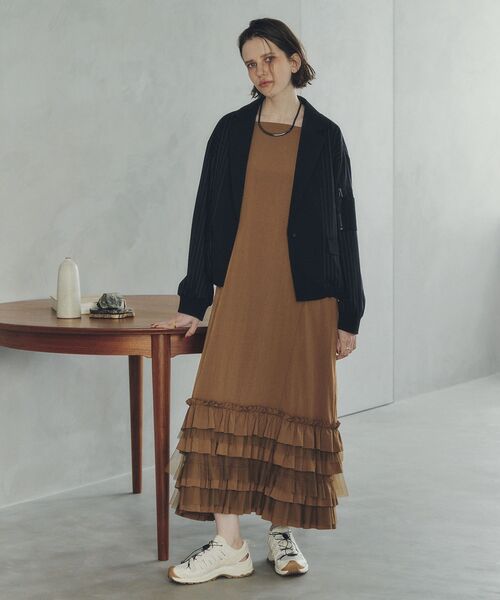 Editt by YECCA VECCA(エディットバイイェッカヴェッカ)の「ラッフルキャミワンピース(ワンピース・レディース・ブラック/キャメル・FREE)」の4枚目の写真