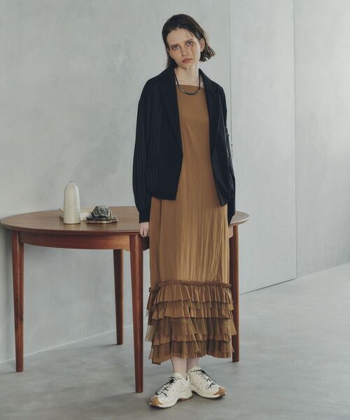Editt by YECCA VECCA(エディットバイイェッカヴェッカ)の「ラッフルキャミワンピース(ワンピース・レディース・ブラック/キャメル・FREE)」の3枚目の写真