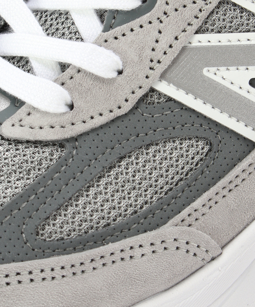 IENA（イエナ）の「NEW BALANCE/ニューバランス W990GL6（スニーカー・レディース・チャコールグレー・23cm/23.5cm/24cm/24.5cm/25cm）」の4枚目の写真