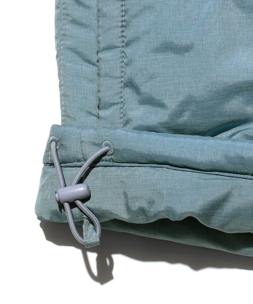 BEAMS PLUS（ビームスプラス）の「パフィー ベスト（ダウンベスト・メンズ・ベージュ/サックスブルー・XL/L/M/S）」の15枚目の写真