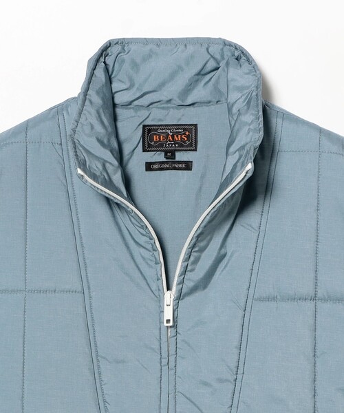 BEAMS PLUS（ビームスプラス）の「パフィー ベスト（ダウンベスト・メンズ・ベージュ/サックスブルー・XL/L/M/S）」の19枚目の写真