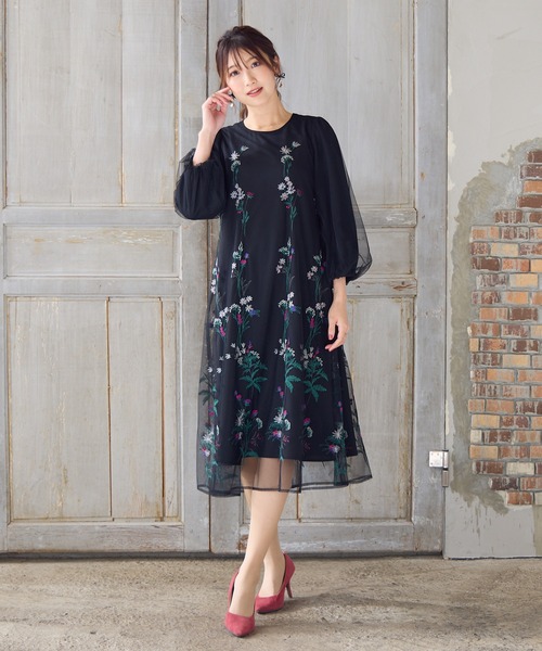 Rose Tiara(ローズティアラ)の「【ゆったりシルエット】チュール刺繍ワンピース(ワンピース・レディース・ブラック/キャメル・38/42/46)」の1枚目の写真