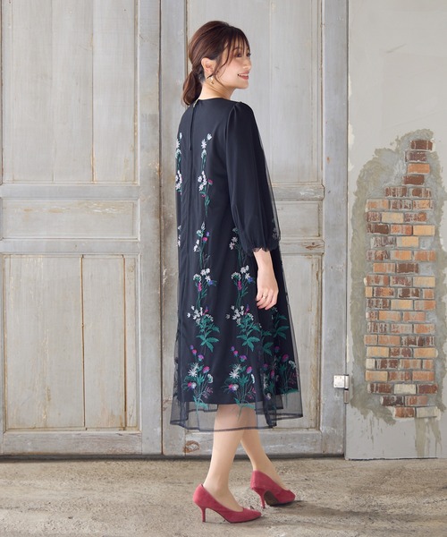 Rose Tiara(ローズティアラ)の「【ゆったりシルエット】チュール刺繍ワンピース(ワンピース・レディース・ブラック/キャメル・38/42/46)」の8枚目の写真