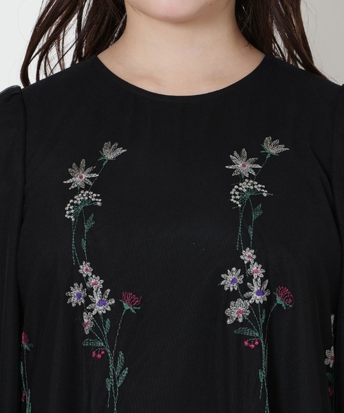 Rose Tiara(ローズティアラ)の「【ゆったりシルエット】チュール刺繍ワンピース(ワンピース・レディース・ブラック/キャメル・38/42/46)」の13枚目の写真