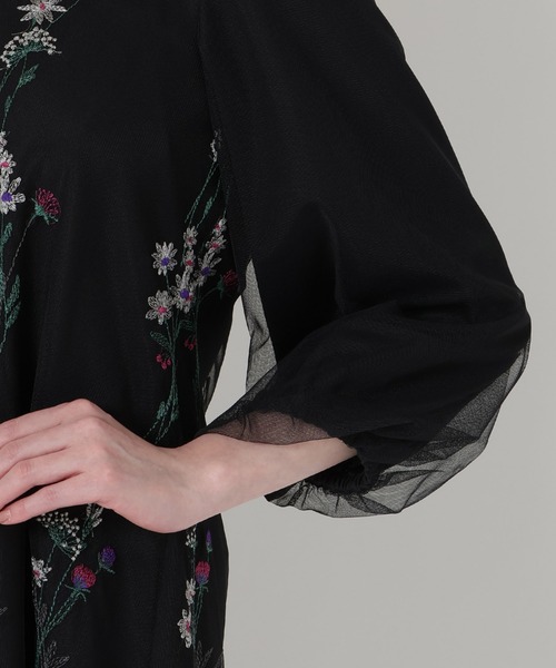 Rose Tiara(ローズティアラ)の「【ゆったりシルエット】チュール刺繍ワンピース(ワンピース・レディース・ブラック/キャメル・38/42/46)」の15枚目の写真