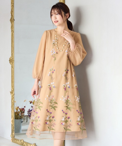 Rose Tiara(ローズティアラ)の「【ゆったりシルエット】チュール刺繍ワンピース(ワンピース・レディース・ブラック/キャメル・38/42/46)」の3枚目の写真