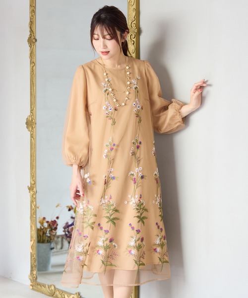 Rose Tiara(ローズティアラ)の「【ゆったりシルエット】チュール刺繍ワンピース(ワンピース・レディース・ブラック/キャメル・38/42/46)」の5枚目の写真