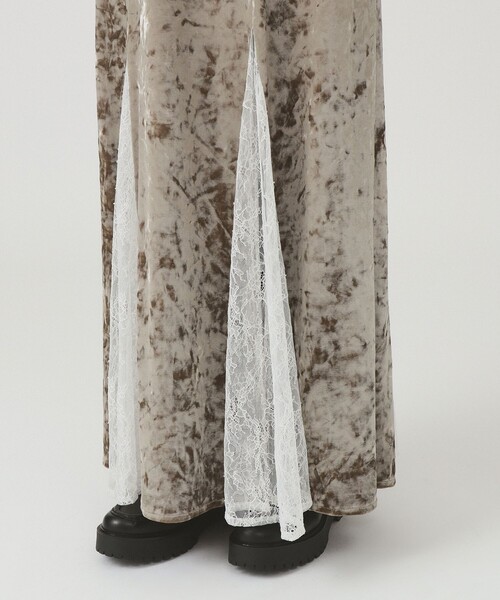 Ray BEAMS(レイビームス)の「ベロア レース レイヤー ワンピース(ワンピース・レディース・ブラック/ベージュ・1/0)」の15枚目の写真