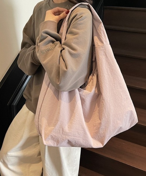 SHIBUYA Zy.(シブヤジー)の「MOOD FOLD TOTEふんわりトートバッグ(ショルダーバッグ・メンズ・ライトピンク/カーキ/ブラック/ベージュ/ライトグレー・FREE)」の6枚目の写真