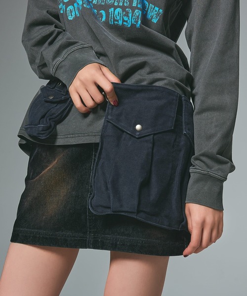 X-girl（エックスガール）の「EYELET BELT 2WAY BAG（ボディバッグ/ウエストポーチ・レディース・ブラック/ブラウン・ONE SIZE）」の2枚目の写真