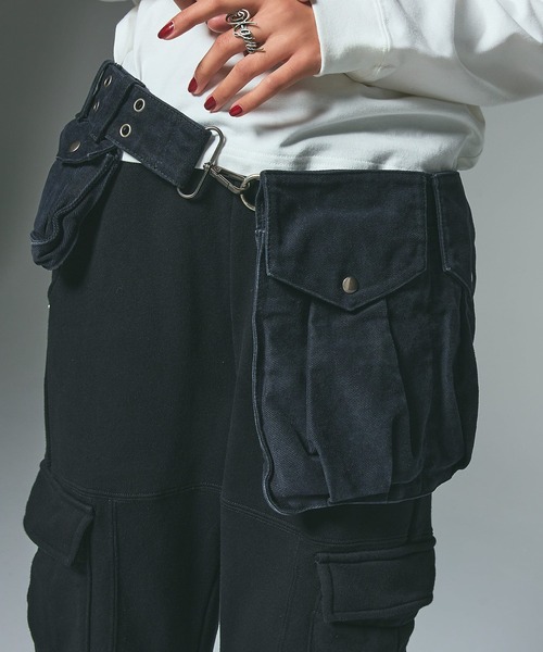 X-girl（エックスガール）の「EYELET BELT 2WAY BAG（ボディバッグ/ウエストポーチ・レディース・ブラック/ブラウン・ONE SIZE）」の16枚目の写真