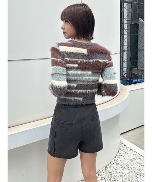 MURUA（ムルーア）の「【セットアップ対応】ワンサイドスリットカーゴショートパンツ（その他パンツ・レディース・ブラック/ブラウン・2/1）」の10枚目の写真