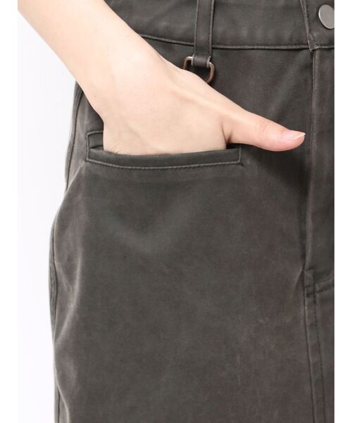 MURUA（ムルーア）の「【セットアップ対応】ワンサイドスリットカーゴショートパンツ（その他パンツ・レディース・ブラック/ブラウン・2/1）」の18枚目の写真