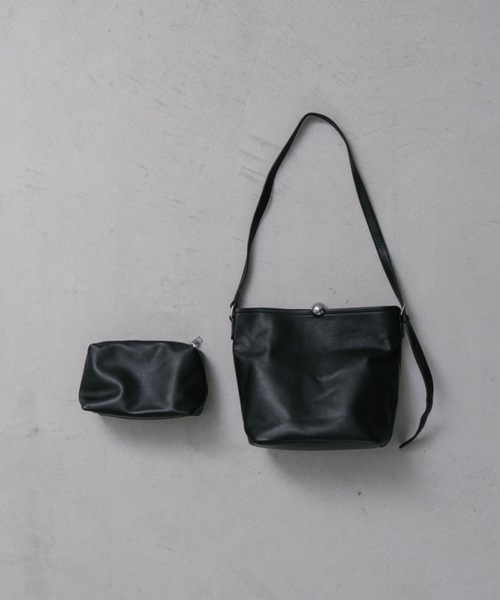 DRWCYS（ドロシーズ）の「ワンハンドルバケツ型バック（ショルダーバッグ・レディース・ブラック/レッド・FREE）」の6枚目の写真