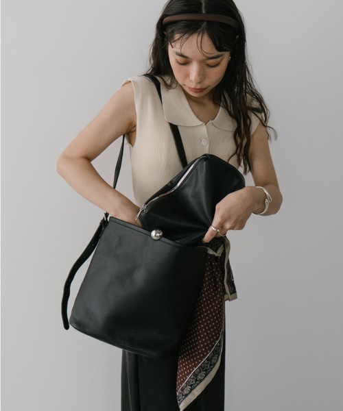 DRWCYS（ドロシーズ）の「ワンハンドルバケツ型バック（ショルダーバッグ・レディース・ブラック/レッド・FREE）」の8枚目の写真