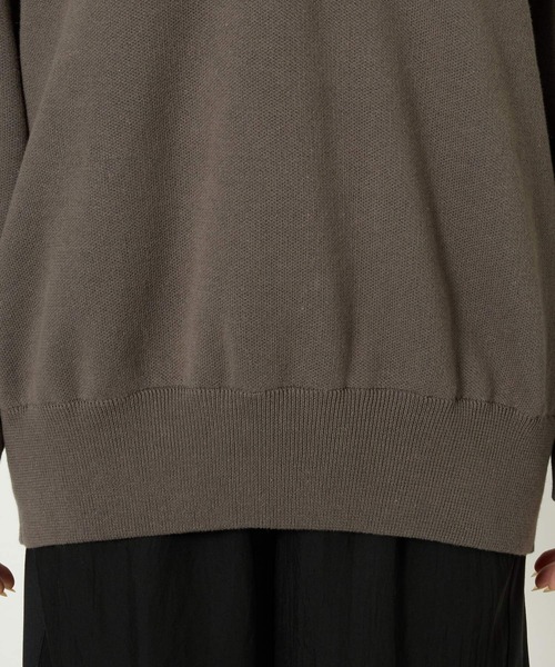 jj mercer（ジェイジェイマーサー）の「【J.J. Mercer】＜別注＞ロゴVネックプルオーバー（スウェット・レディース・チャコール/ベージュ・フリー）」の7枚目の写真