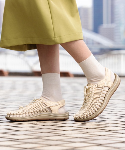 KEEN（キーン）の「UNEEK / ユニーク/ レディース スニーカーサンダル（スニーカー・レディース・ホワイト系その他・22.5cm/27cm/26cm/24.5cm/23.5cm/23cm/25.5cm/24cm/25cm）」の6枚目の写真
