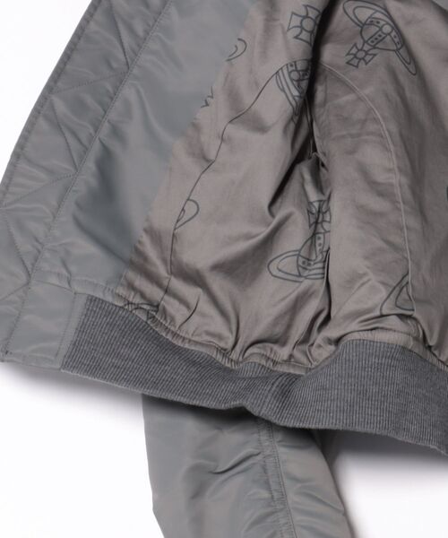 Vivienne Westwood（ヴィヴィアンウエストウッド）の「ﾘｻｲｸﾙﾅｲﾛﾝﾍﾋﾞｰﾂｲﾙｺﾝﾊﾟｸﾄMA-1ﾌﾞﾙｿﾞﾝ（その他アウター・レディース・ブラック/チャコールグレー・FREE）」の4枚目の写真