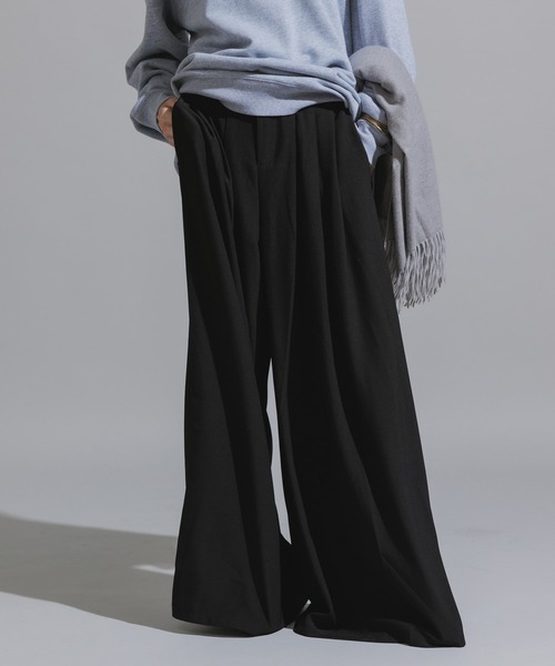 AO2(アオズ)の「Three-Tuck Studded Belt Baggy Slacks / スリータック スタッズベルト付き バギースラックス(スラックス・レディース・ブラック/ブラウン/グレー・FREE)」の19枚目の写真