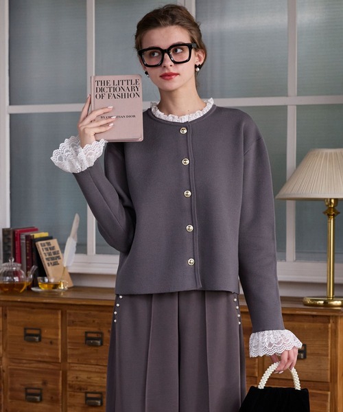 BONLECILL noir(ボンルシールノワール)の「【BONLECILL noir】ゴールボタンレースフリルニットカーディガン(カーディガン/ボレロ・レディース・ブラウン/ブラック/ネイビー/チャコールグレー・FREE)」の17枚目の写真