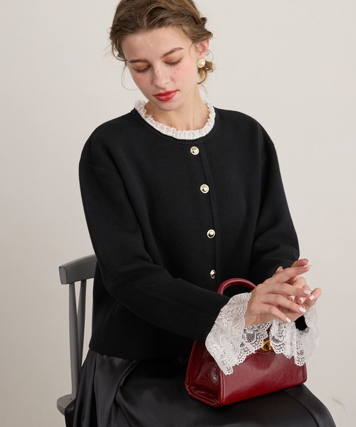 BONLECILL noir(ボンルシールノワール)の「【BONLECILL noir】ゴールボタンレースフリルニットカーディガン(カーディガン/ボレロ・レディース・ブラウン/ブラック/ネイビー/チャコールグレー・FREE)」の12枚目の写真