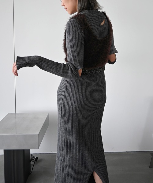 WILLFULLY(ウィルフリー)の「random rib removable sleeve knit OP(ワンピース・レディース・ブラック/チャコール・FREE)」の6枚目の写真