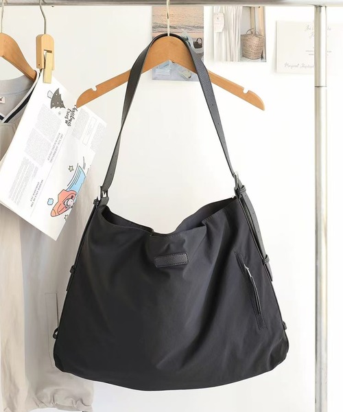 NuNuNa(ヌヌナ)の「【NuNuNa】2WAYベルトデザイン ビックサイズ ショルダーバッグ(ショルダーバッグ・レディース・アイボリー/ブラック・FREE)」の9枚目の写真