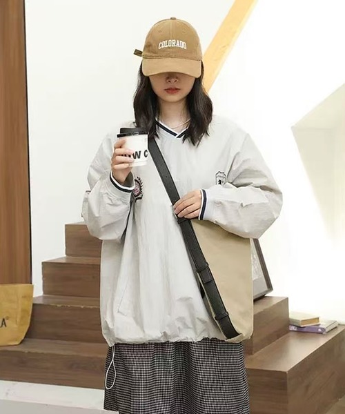 NuNuNa(ヌヌナ)の「【NuNuNa】2WAYベルトデザイン ビックサイズ ショルダーバッグ(ショルダーバッグ・レディース・アイボリー/ブラック・FREE)」の12枚目の写真