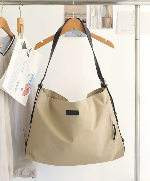 NuNuNa(ヌヌナ)の「【NuNuNa】2WAYベルトデザイン ビックサイズ ショルダーバッグ(ショルダーバッグ・レディース・アイボリー/ブラック・FREE)」の10枚目の写真
