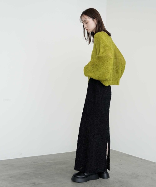 Bulue.(ブルー)の「【Bulue.】透かし編みクロップド丈ニット(ニット/セーター・レディース・オレンジ/オリーブ・FREE)」の6枚目の写真
