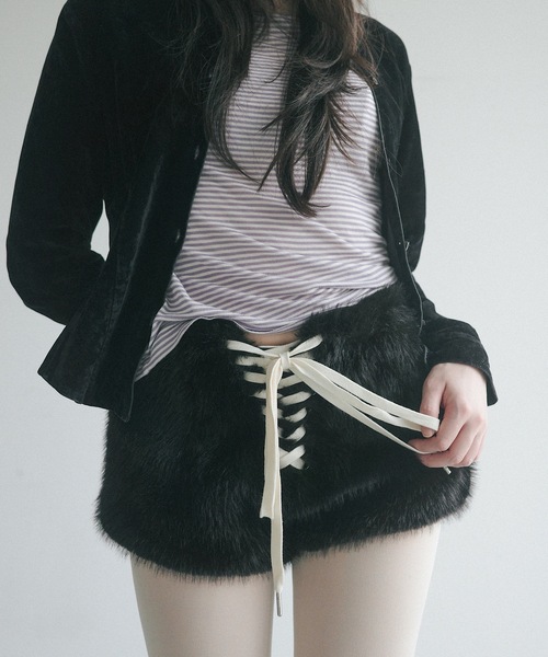 LACED FUR SHORTS / レースアップファーショートパンツ（その他パンツ