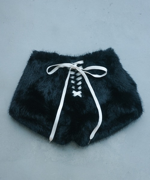 LACED FUR SHORTS / レースアップファーショートパンツ（その他パンツ