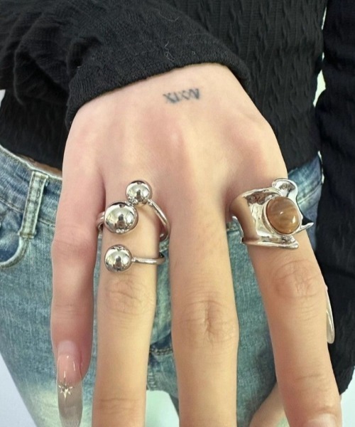 Vipoa（ヴィポア）の「niche design ring（リング・レディース・シルバー・FREE）」の4枚目の写真