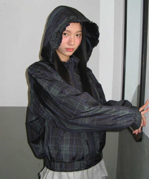 RONRON(ロンロン)の「PENDANT FRILL HOODIE WIND JUMPER NAVY CHECK(ナイロンジャケット・レディース・その他・FREE)」の1枚目の写真