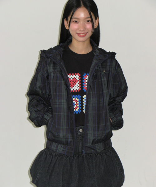 RONRON(ロンロン)の「PENDANT FRILL HOODIE WIND JUMPER NAVY CHECK(ナイロンジャケット・レディース・その他・FREE)」の4枚目の写真